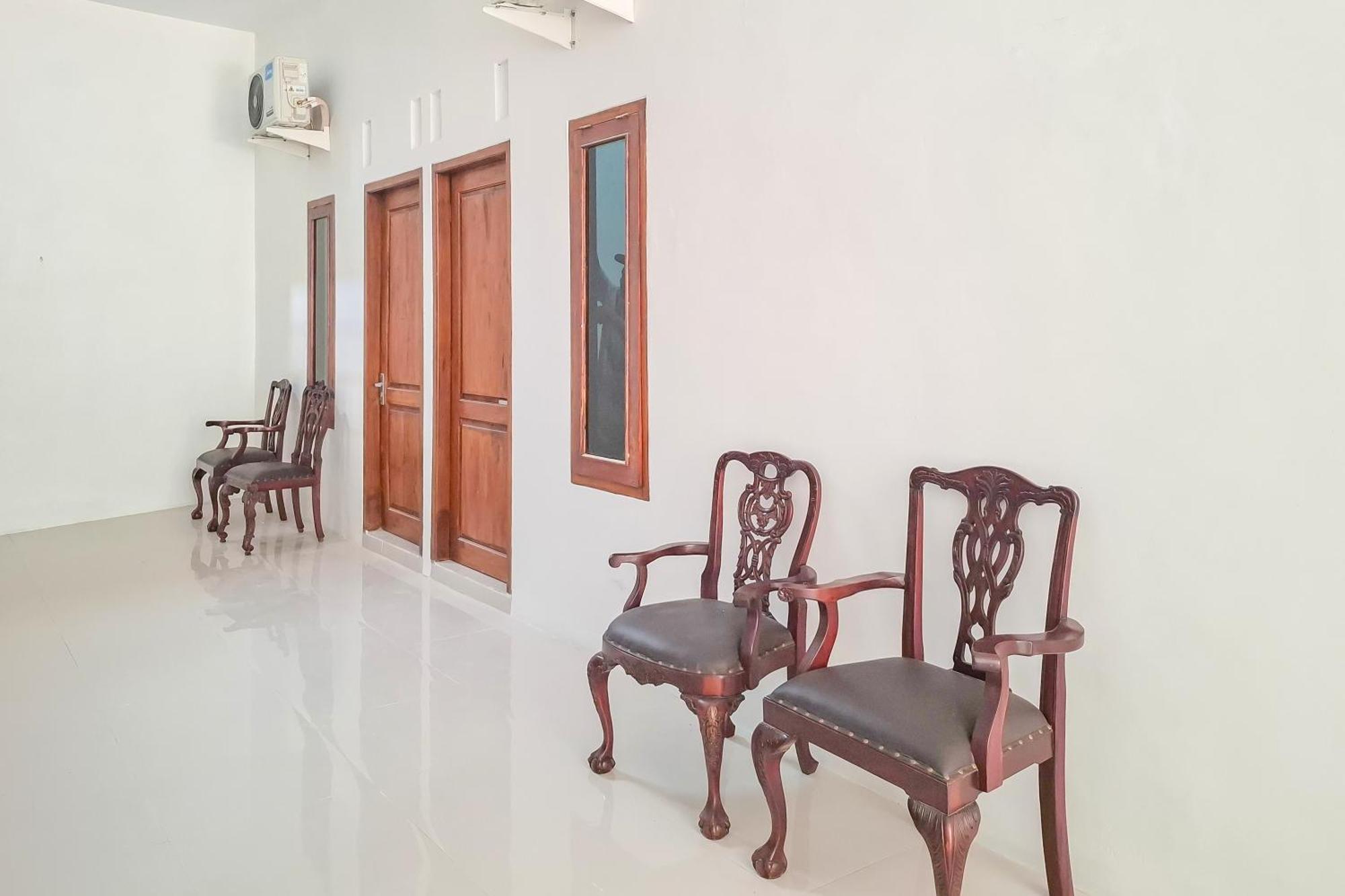 Reddoorz Syariah Near Alun-alun Hotel